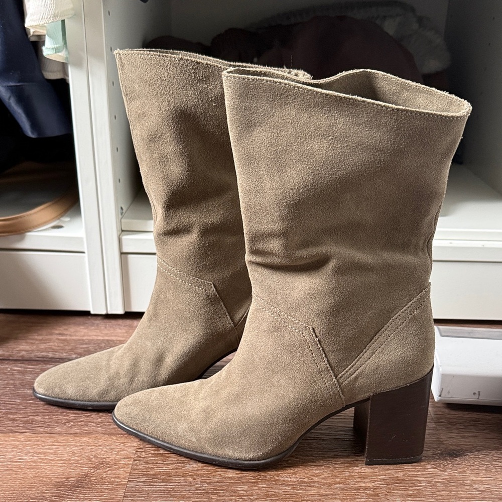Zara Suede Tan slouch Boots